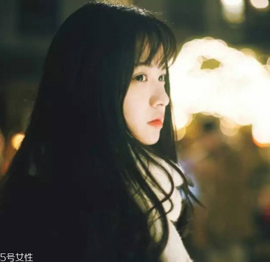 額頭高的女生適合什么發(fā)型 高額頭女生適合發(fā)型 額頭高的女生適合什么發(fā)型 高額頭女生適合發(fā)型