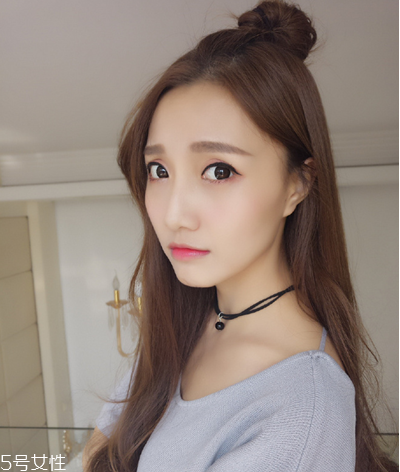 額頭高的女生適合什么發(fā)型 高額頭女生適合發(fā)型 額頭高的女生適合什么發(fā)型 高額頭女生適合發(fā)型