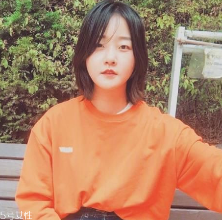 額頭高的女生適合什么發(fā)型 高額頭女生適合發(fā)型 額頭高的女生適合什么發(fā)型 高額頭女生適合發(fā)型