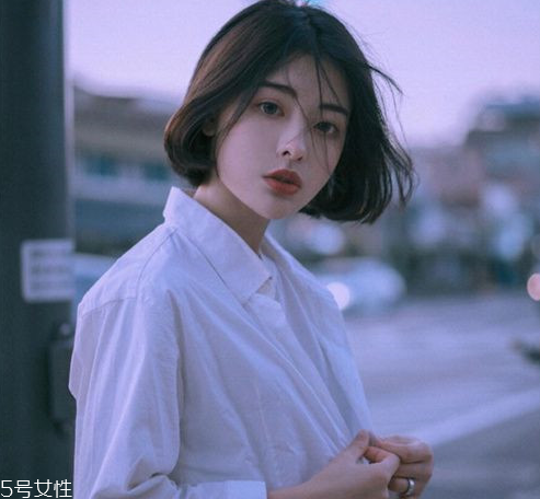 額頭高的女生適合什么發(fā)型 高額頭女生適合發(fā)型 額頭高的女生適合什么發(fā)型 高額頭女生適合發(fā)型