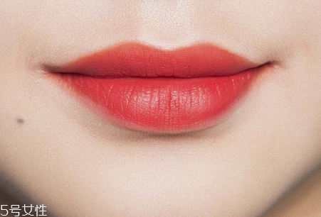 口紅為什么含鉛？口紅里為什么要加鉛？