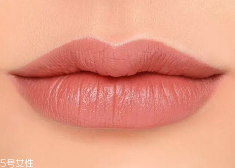口紅為什么含鉛？口紅里為什么要加鉛？
