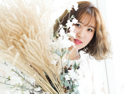 發(fā)際線高適合劉海嗎 發(fā)際線高適合什么劉海 發(fā)際線高適合劉海嗎 發(fā)際線高適合什么劉海