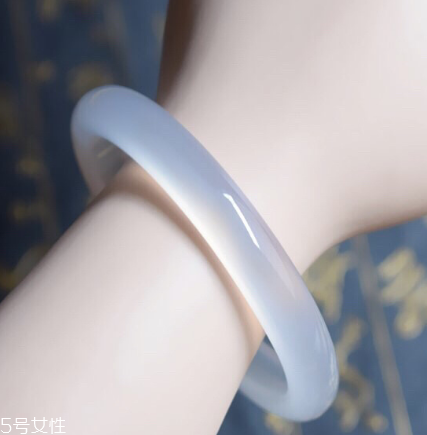 玉髓手鐲一般多少錢？玉髓手鐲市場(chǎng)價(jià)格