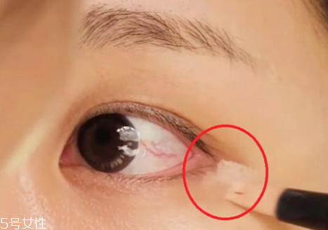 下垂眼怎么畫眼影 下垂眼眼影畫法 下垂眼怎么畫眼影 下垂眼眼影畫法