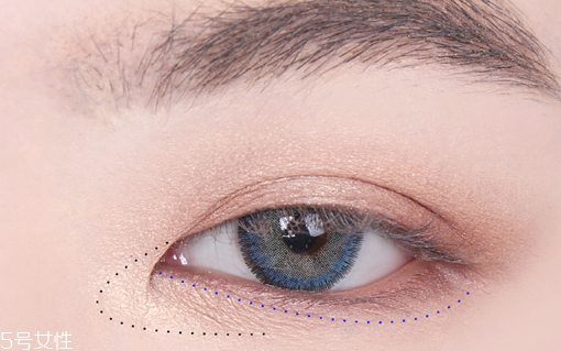 下垂眼怎么畫眼影 下垂眼眼影畫法 下垂眼怎么畫眼影 下垂眼眼影畫法