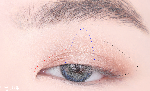 下垂眼怎么畫眼影 下垂眼眼影畫法 下垂眼怎么畫眼影 下垂眼眼影畫法
