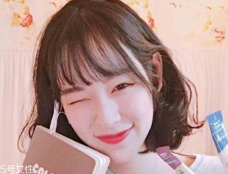 齊劉海怎么變空氣劉海 齊劉海變空氣劉海圖解 齊劉海怎么變空氣劉海 齊劉海變空氣劉海圖解