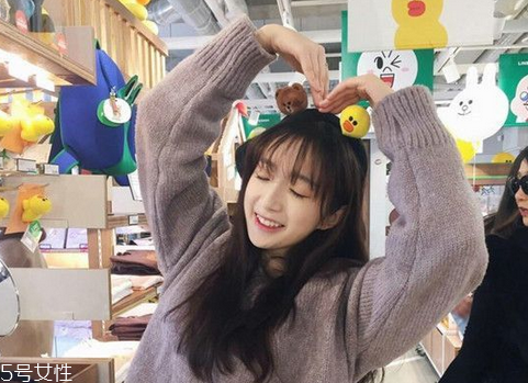 齊劉海怎么變空氣劉海 齊劉海變空氣劉海圖解 齊劉海怎么變空氣劉海 齊劉海變空氣劉海圖解