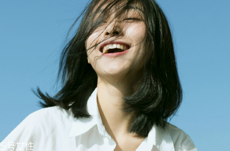 齊劉海怎么變空氣劉海 齊劉海變空氣劉海圖解 齊劉海怎么變空氣劉海 齊劉海變空氣劉海圖解