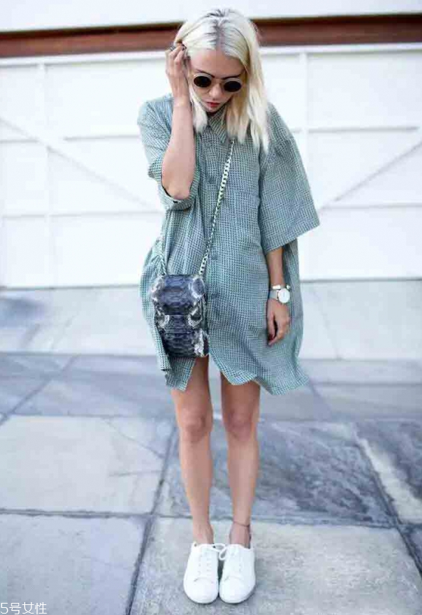 無袖襯衫裙怎么搭配 無袖襯衫裙搭配圖片 無袖襯衫裙怎么搭配 無袖襯衫裙搭配圖片