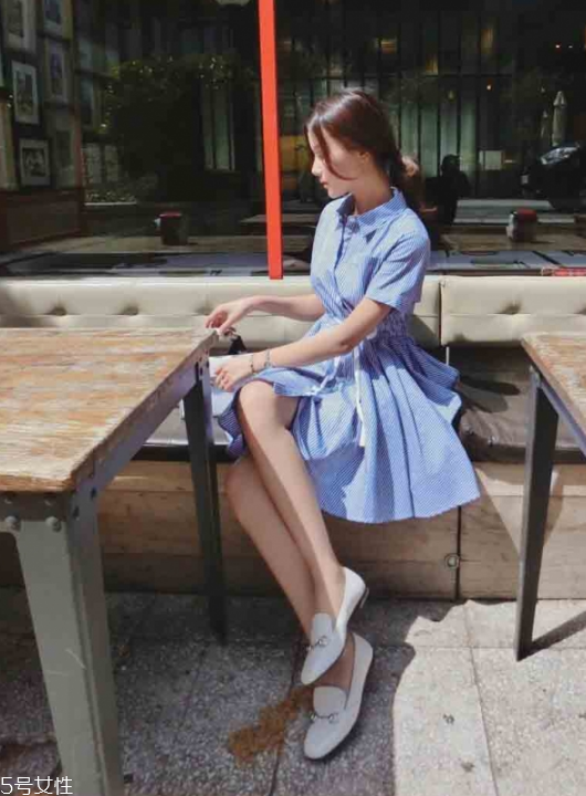 無袖襯衫裙怎么搭配 無袖襯衫裙搭配圖片 無袖襯衫裙怎么搭配 無袖襯衫裙搭配圖片