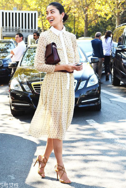 無袖襯衫裙怎么搭配 無袖襯衫裙搭配圖片 無袖襯衫裙怎么搭配 無袖襯衫裙搭配圖片