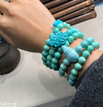 綠松石可以碰水嗎？綠松石手串能沾水嗎？