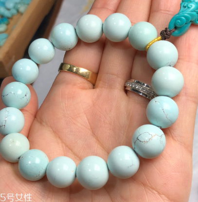 綠松石可以用自來(lái)水泡嗎？綠松石手串能泡自來(lái)水嗎？