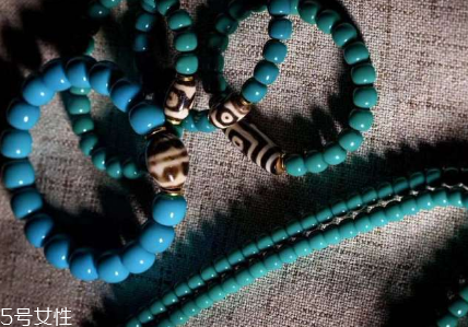 綠松石發(fā)黃怎么回事？綠松石手串發(fā)黃了怎么處理？