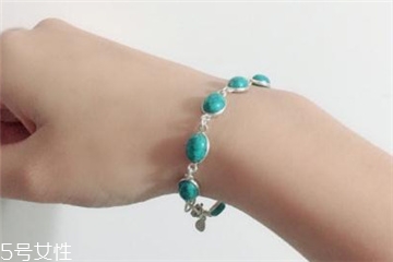 綠松石發(fā)黃怎么回事？綠松石手串發(fā)黃了怎么處理？