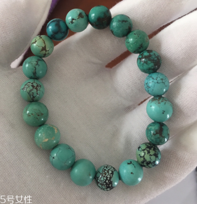 綠松石瓷度怎么看？綠松石手串瓷度識別方法