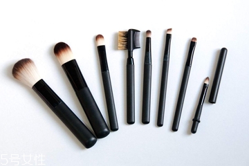 化妝刷清潔劑怎么用？化妝刷清潔劑怎么洗美妝蛋？