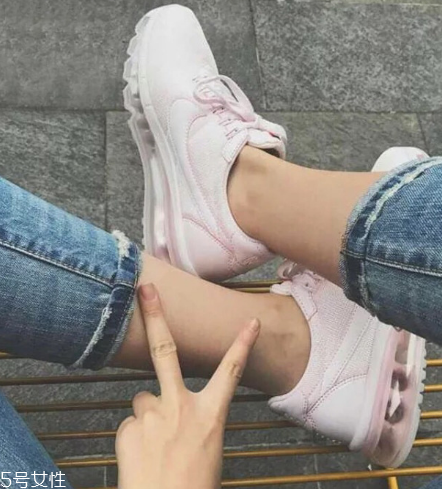 氣墊鞋適合跑步嗎？氣墊鞋可以跑步穿嗎？