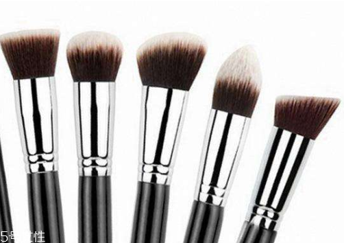 化妝刷能用橄欖油洗嗎？橄欖油怎么把化妝刷洗干凈？