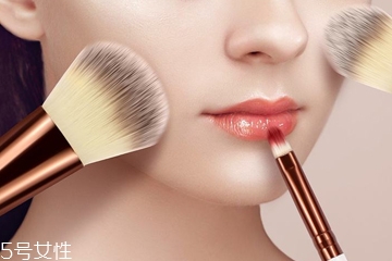 化妝刷能用橄欖油洗嗎？橄欖油怎么把化妝刷洗干凈？