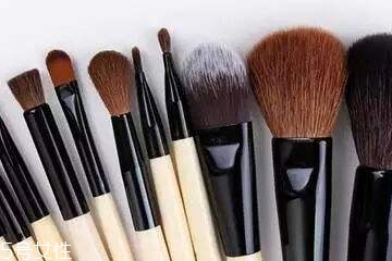 化妝刷能用散粉洗嗎？散粉怎么清理化妝刷？