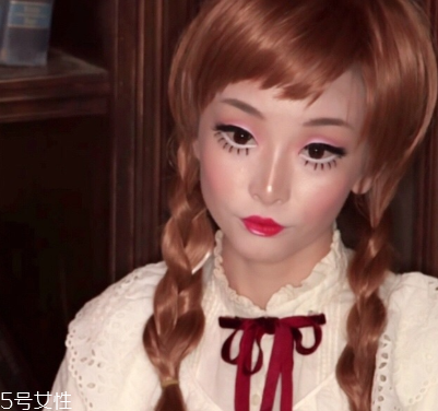 萬(wàn)圣節(jié)喪尸眼妝怎么畫(huà)？萬(wàn)圣節(jié)喪尸眼妝教程