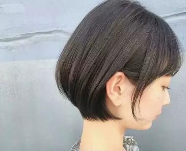 黑茶色怎么染？黑茶色染發(fā)配方