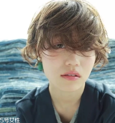 蜂蜜茶色配方 蜂蜜茶色頭發(fā)染發(fā)方法 蜂蜜茶色配方 蜂蜜茶色頭發(fā)染發(fā)方法