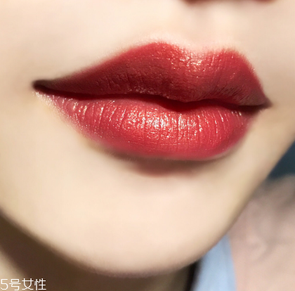 蘭蔻120和124哪個(gè)好看 蘭蔻120和124對(duì)比試色 蘭蔻120和124哪個(gè)好看 蘭蔻120和124對(duì)比試色