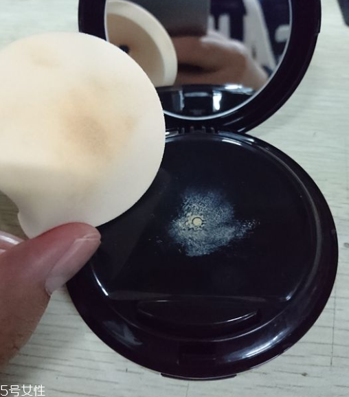 雅詩蘭黛紅石榴氣墊cc代言人是誰？雅詩蘭黛氣墊哪款好用？