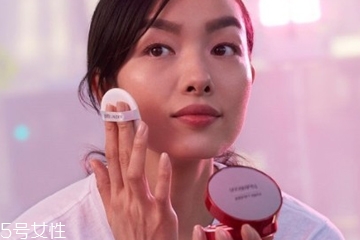 雅詩蘭黛紅石榴氣墊cc代言人是誰？雅詩蘭黛氣墊哪款好用？