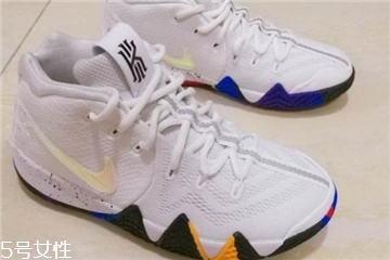 籃球鞋可以踢足球嗎？籃球鞋踢足球穿好嗎？