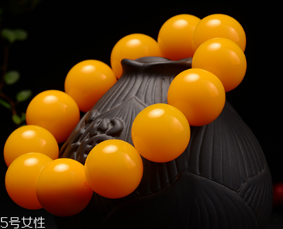 蜜蠟手串適合什么人帶？蜜蠟手串適合人群