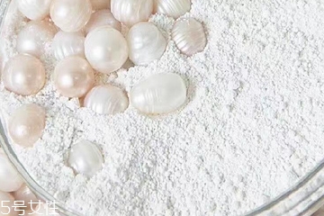 珍珠粉可以洗澡嗎？珍珠粉洗澡能去雞皮嗎？