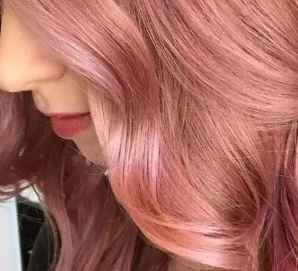 玫瑰金發(fā)色顯白嗎？