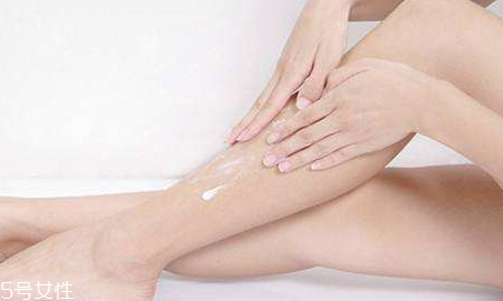 洗澡后身體乳什么時間涂？身體乳涂晚了會怎樣？