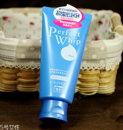 皂基洗面奶是堿性的嗎？皂基洗面奶是堿性還是酸性？