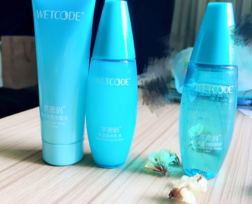 珀萊雅和水密碼哪個好？