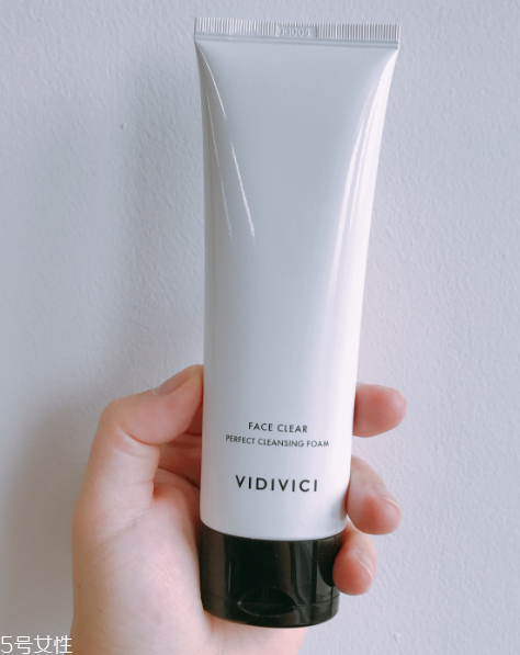 vidivici洗面奶適合什么膚質(zhì)？vidivici洗面奶洗后緊繃嗎？