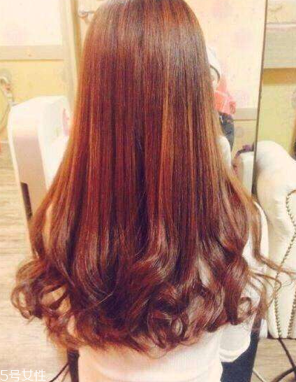 燙發(fā)后怎么打理卷發(fā)？剛燙的卷發(fā)如何打理？