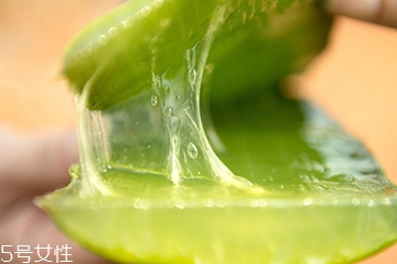 蘆薈水可以當爽膚水用嗎？