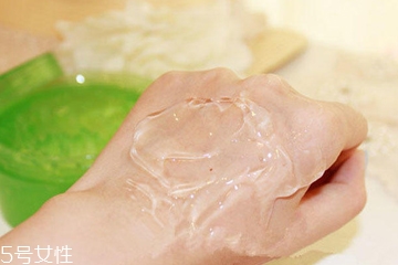 暴曬之后如何補救？曬紅了可以用蘆薈膠嗎？