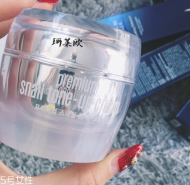 長(zhǎng)期用素顏霜會(huì)變黑嗎？長(zhǎng)期用素顏霜的后果