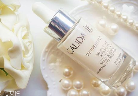 天生黑皮膚能變白嗎？天生黑皮膚用美白產(chǎn)品有效嗎？