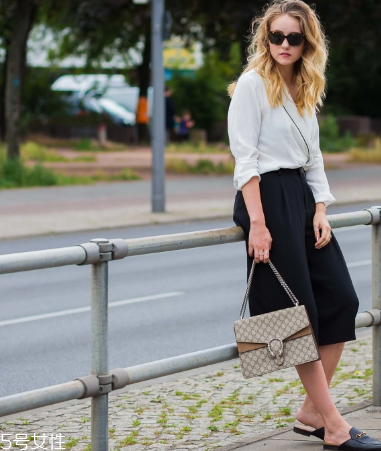 褲子會(huì)越穿越松嗎？看具體面料