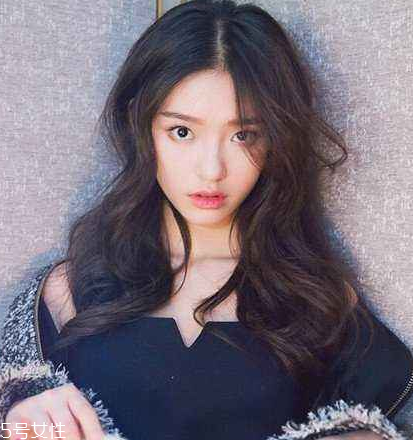 燙發(fā)能拉直嗎？燙發(fā)變直的方法