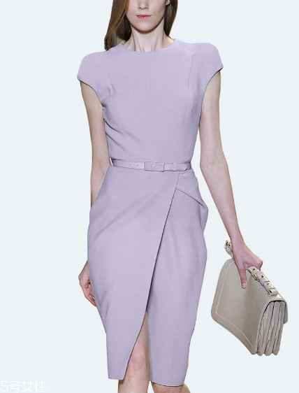 紫色連衣裙怎么搭配？輕松駕馭流行色