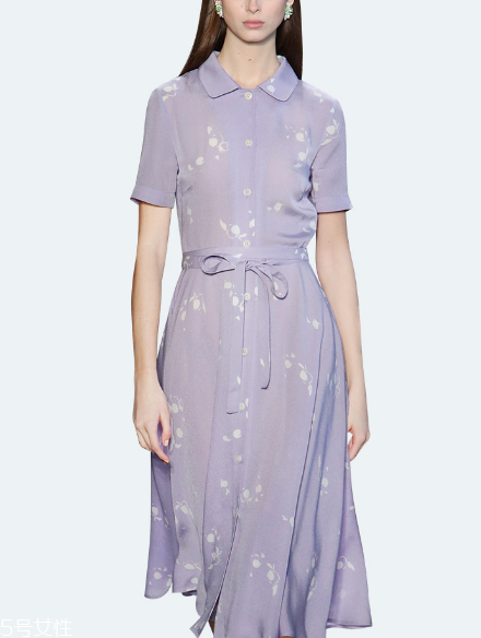 紫色連衣裙怎么搭配？輕松駕馭流行色